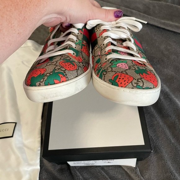 🍓 Gucci ace strawberry logo sneakers box women’s 42m IT, 12m US, 9m UK preown - Picture 6 of 14